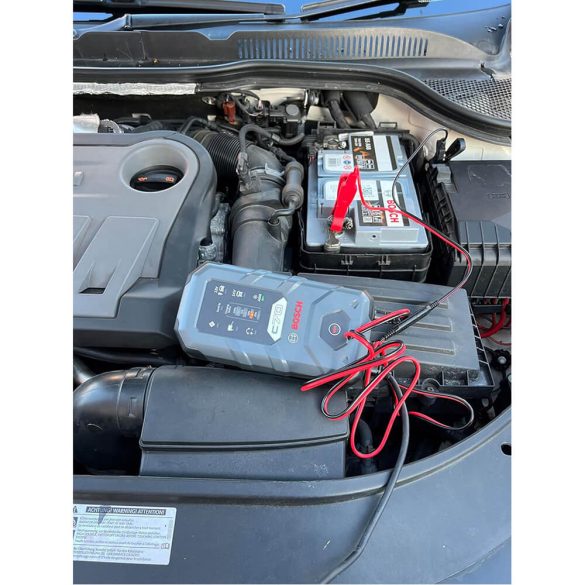 Bosch C70 autó akkumulátor tölto 12V 10A / 24V 5A